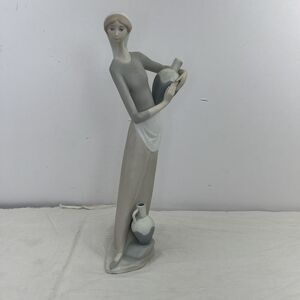 NAO Lladro Spain Girl With Jug 4875 Matte Finish‎ Rare 12.5” Vintage Retired